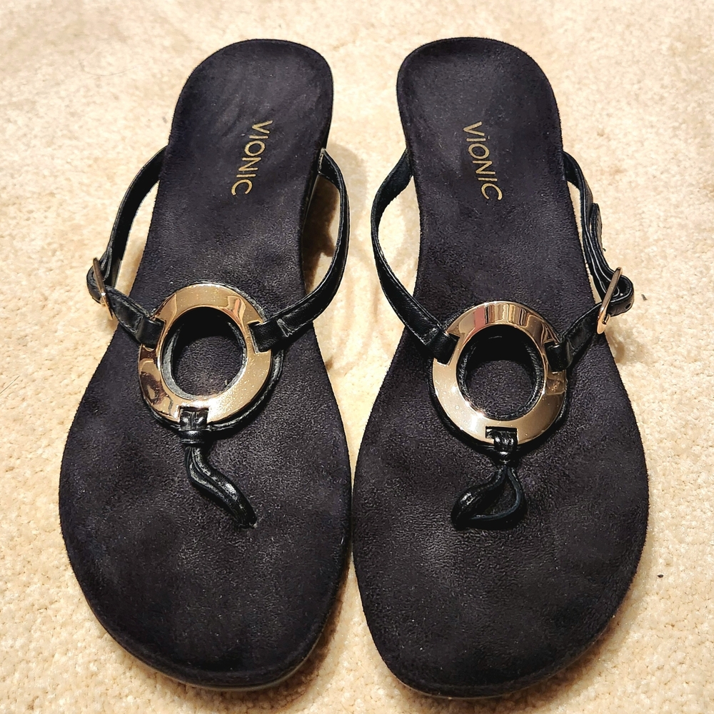 Vionic Black Sandals with Metallic Ring Accent 9M